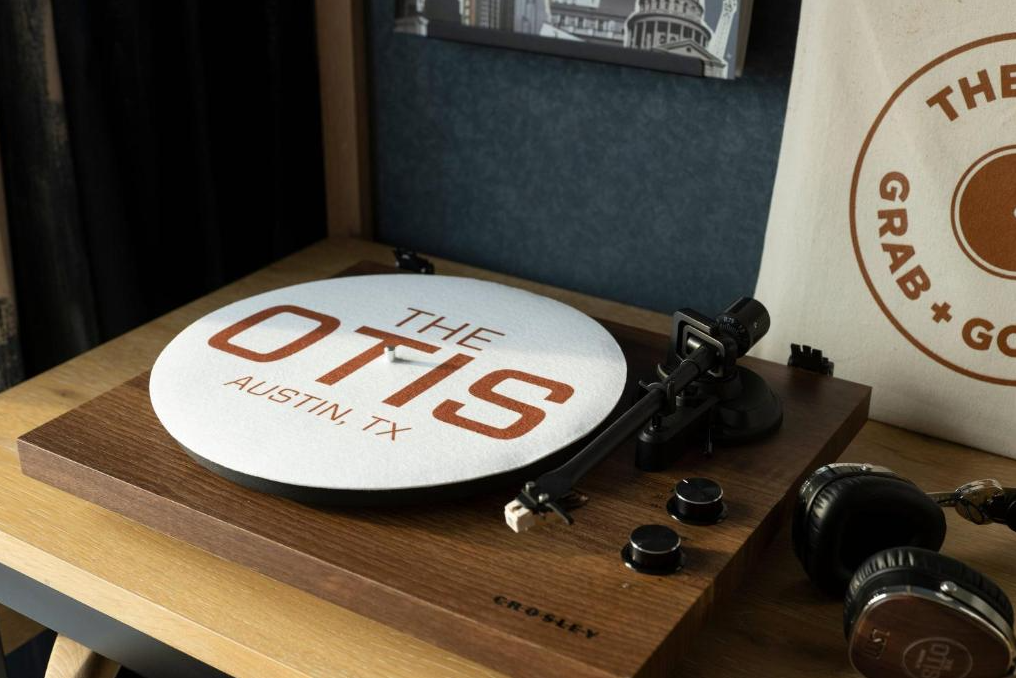 Vinylmnky x Otis Hotel